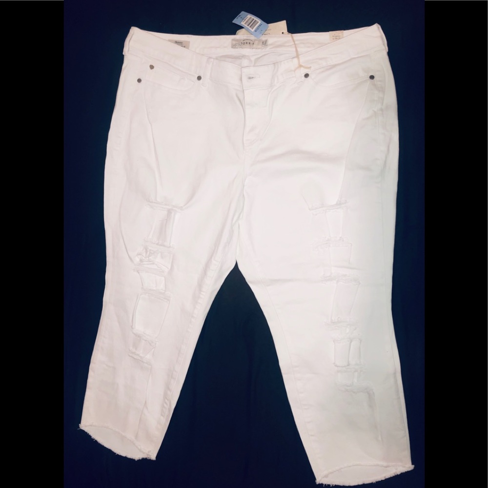 Distressed cropped jeans